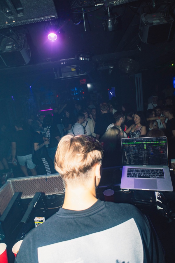 Russische Party in Frankfurt, MONDAE CLUB — vpiska, 18.07.2026 (Foto 24 von 61)